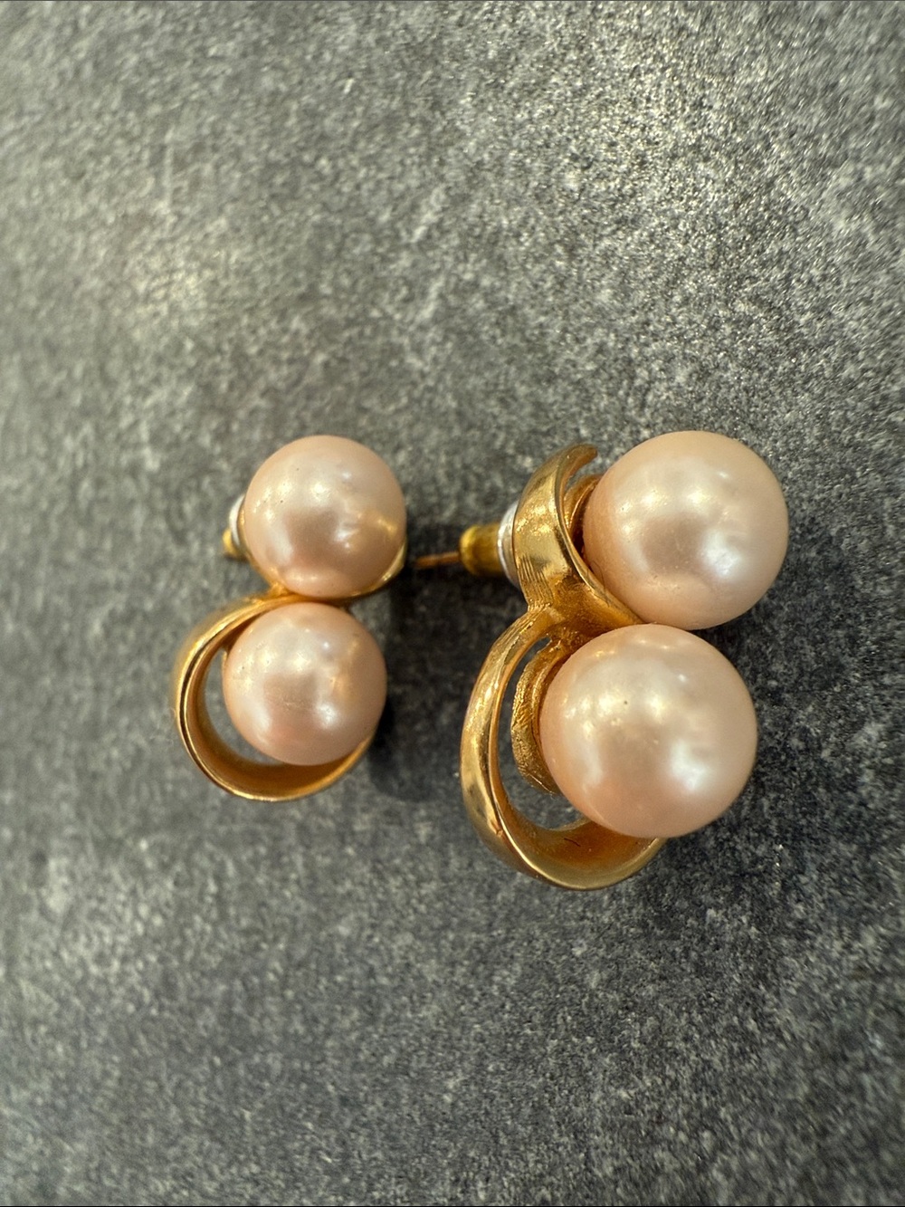 Richelieu Classic Gold Double Pearl Stud Earrings